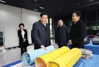 應勇在鄂州調研時強調 確?；êC場如期運營 加快武鄂同城化發展 新材料技術推廣服務